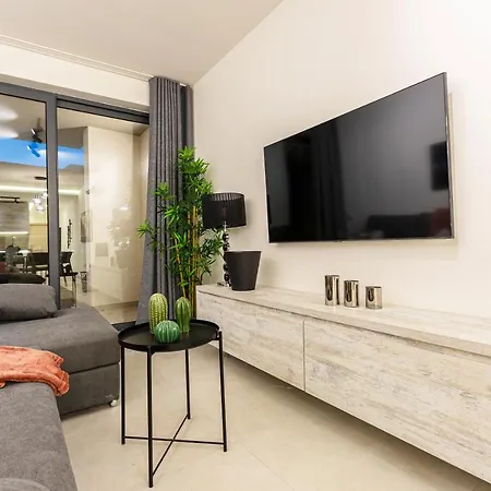 Beautiful, Cozy Apts Just Off The Promenade & Wifi By 360 Estates