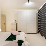 Beautiful, Cozy Apts Just Off The Promenade & Wifi By 360 Estates Apartment